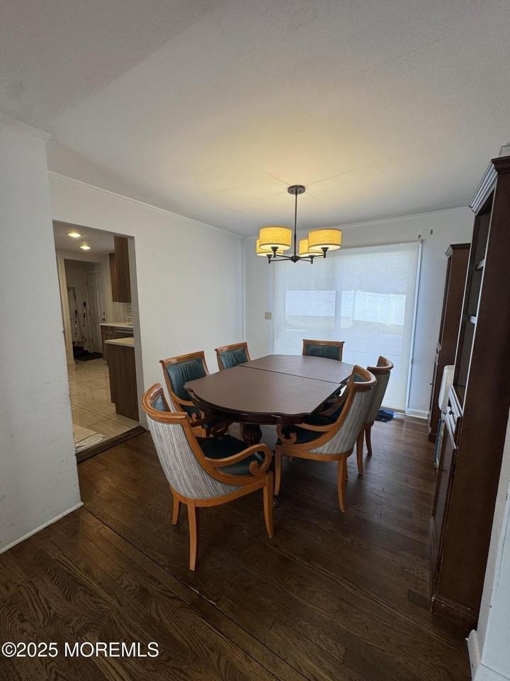 259 Garfield Ave - Photo 7 of 15