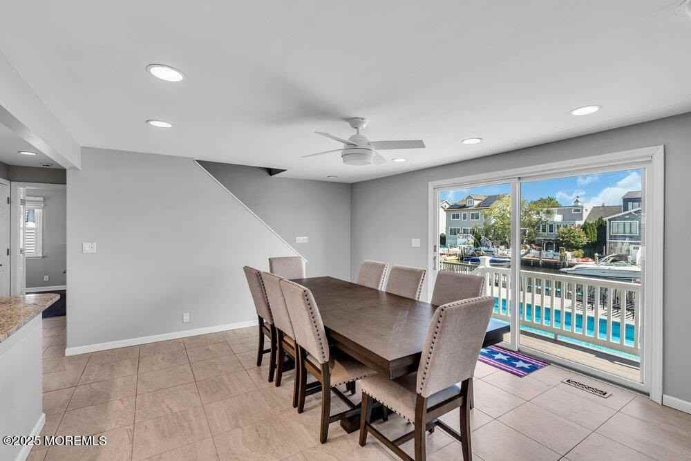 1648 Center St - Photo 4 of 26