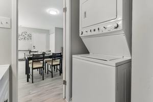 featured image of Forest View Pl