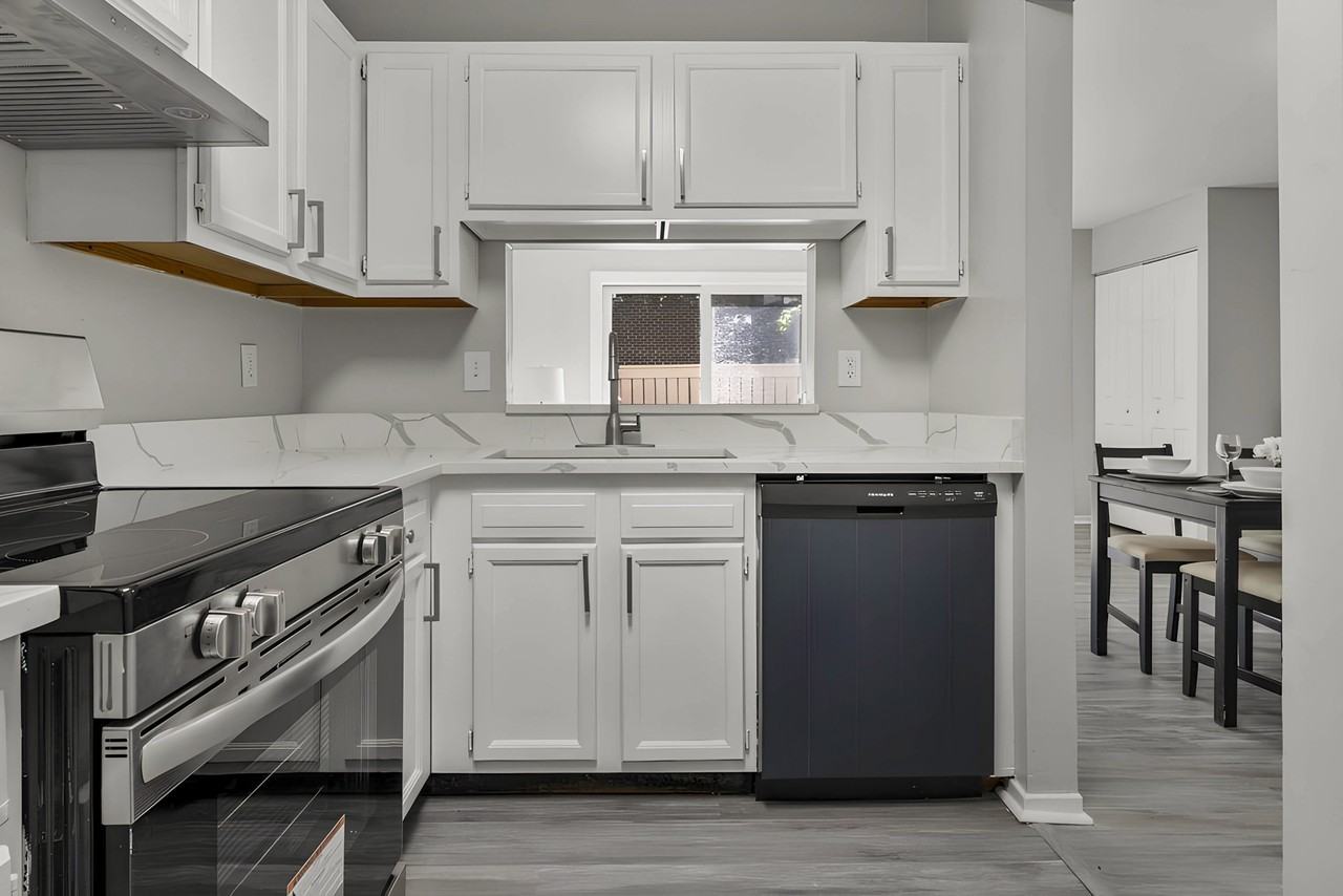 Forest View Place - Photo 4 of 11