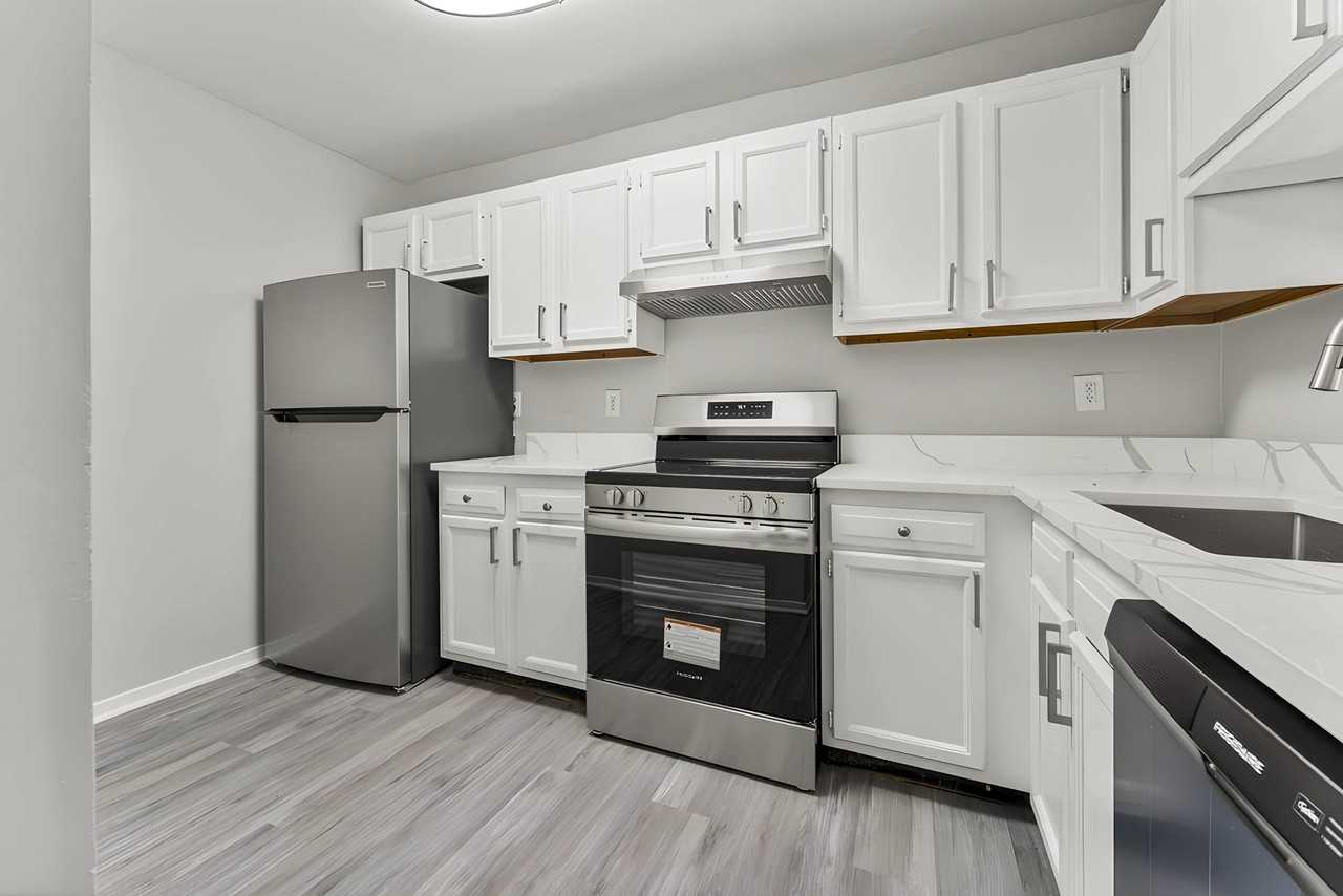 Forest View Place - Photo 5 of 11