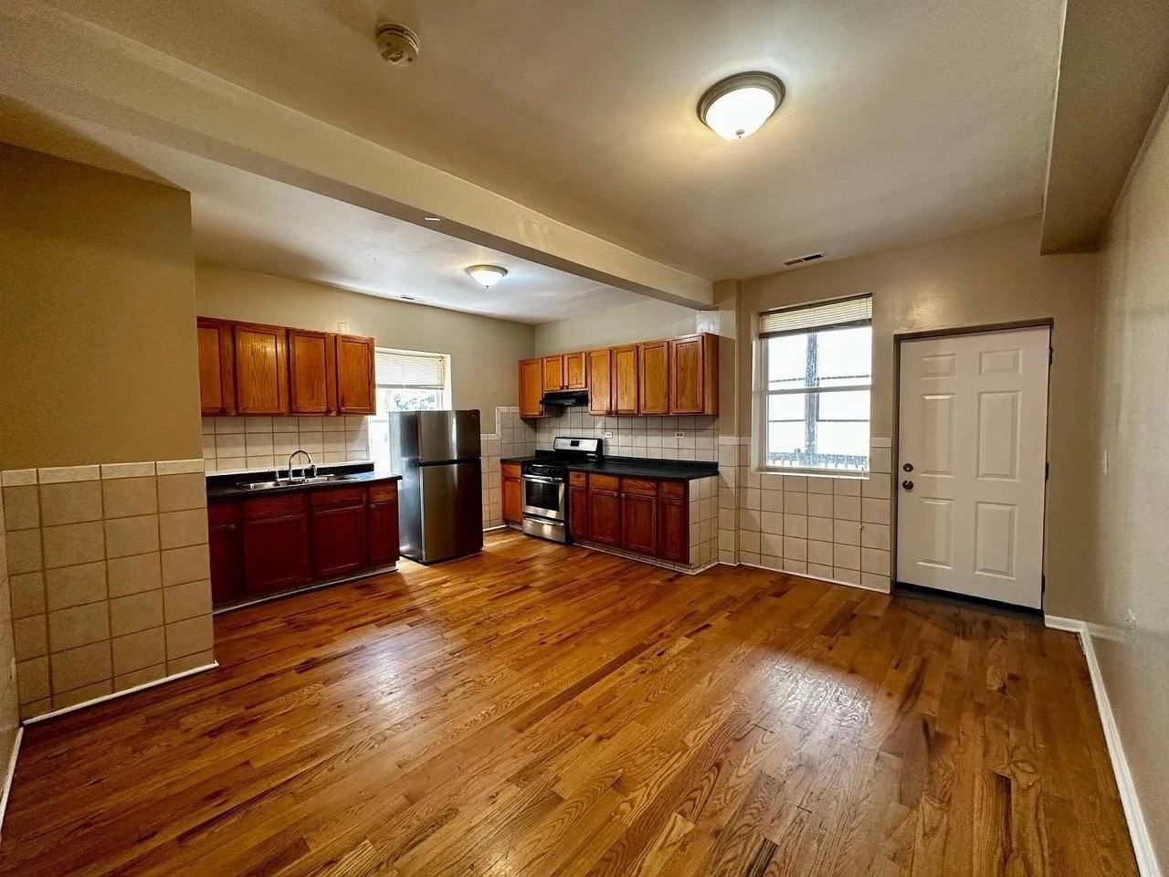 1528 North Avers Avenue #1S - Photo 2 of 7