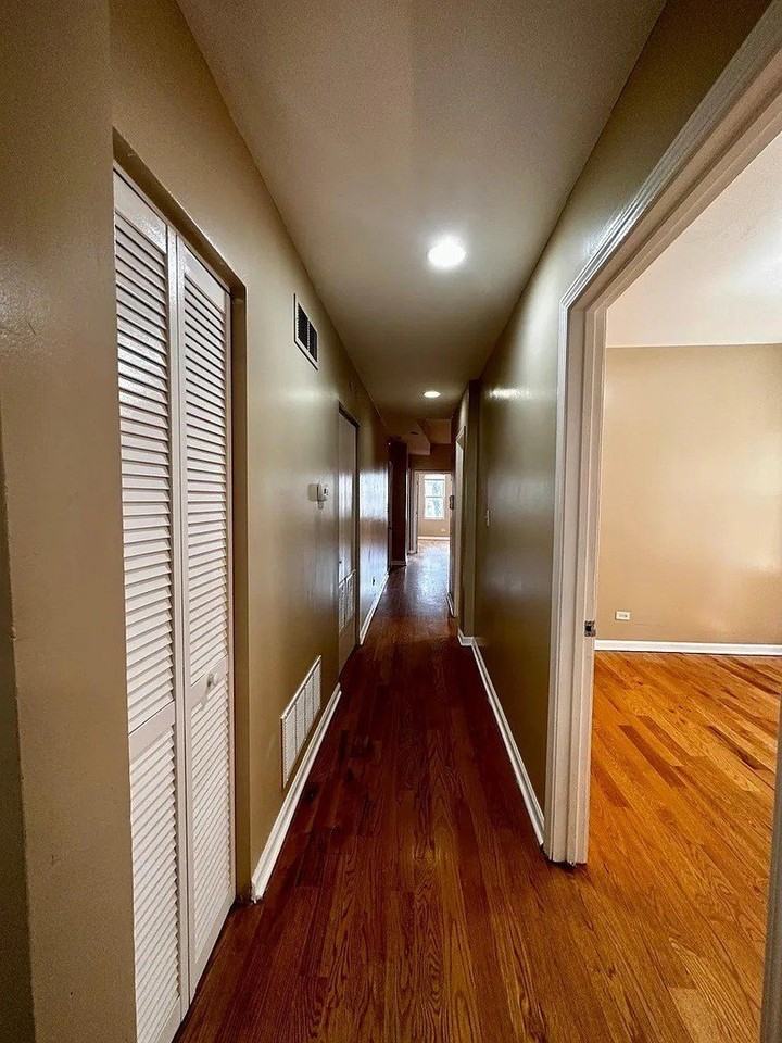 1528 North Avers Avenue #1S - Photo 3 of 7