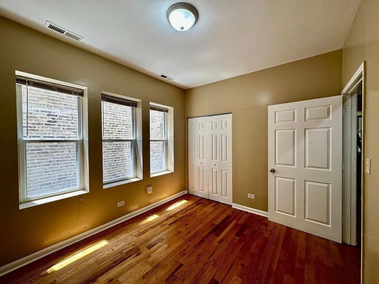 1528 North Avers Avenue #1S - Photo 6 of 7