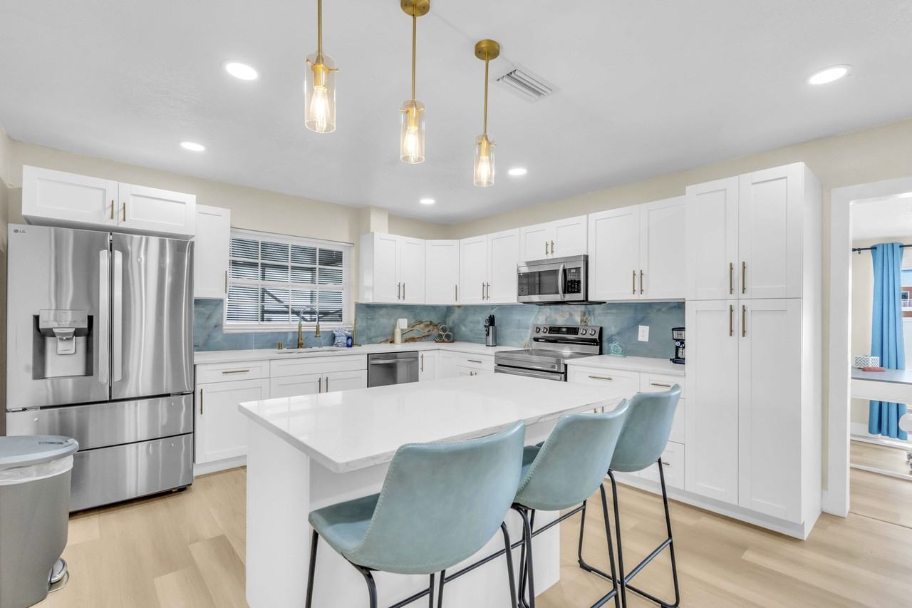 4311 123rd Street West - Photo 4 of 14