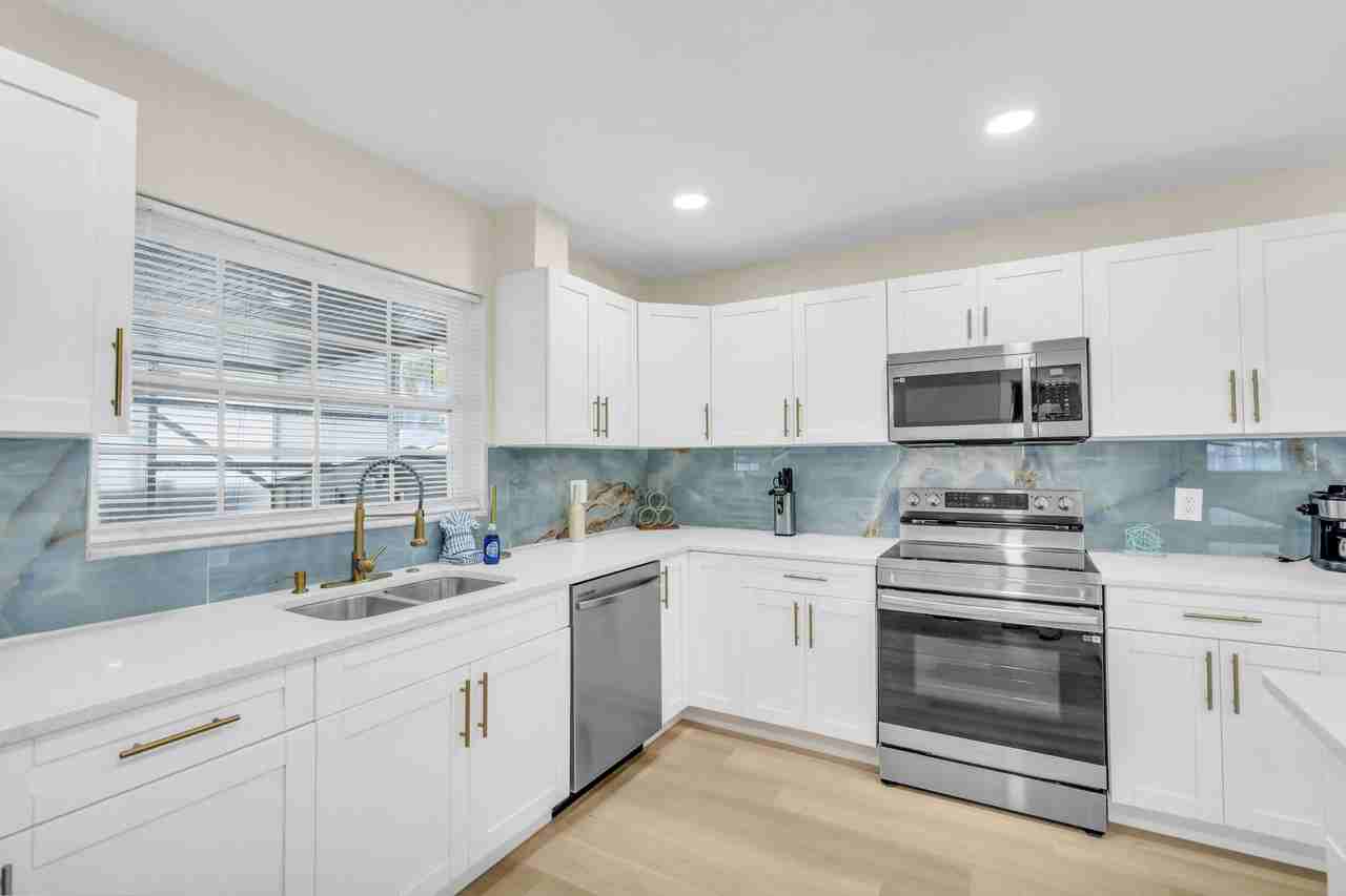 4311 123rd Street West - Photo 5 of 14