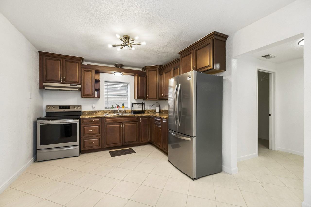 Saint Louis St - Photo 7 of 20