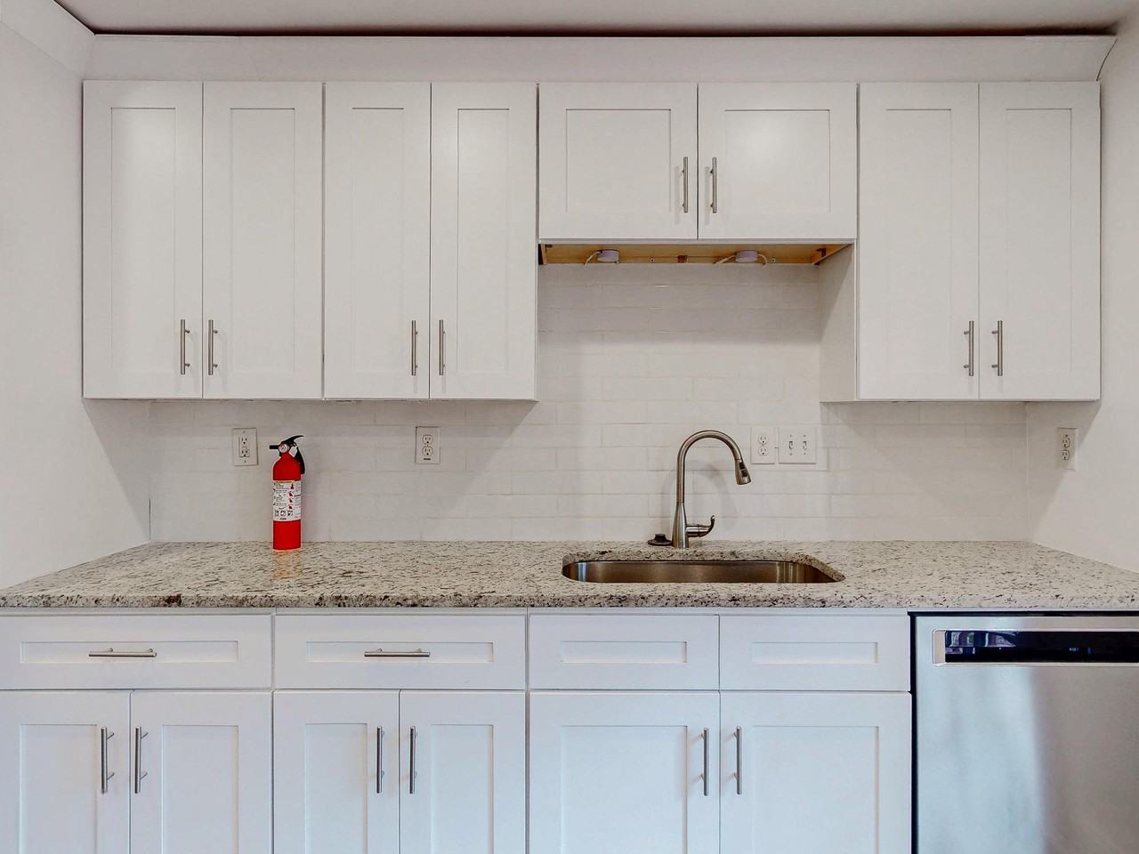 Williamsburg Way - Photo 3 of 13