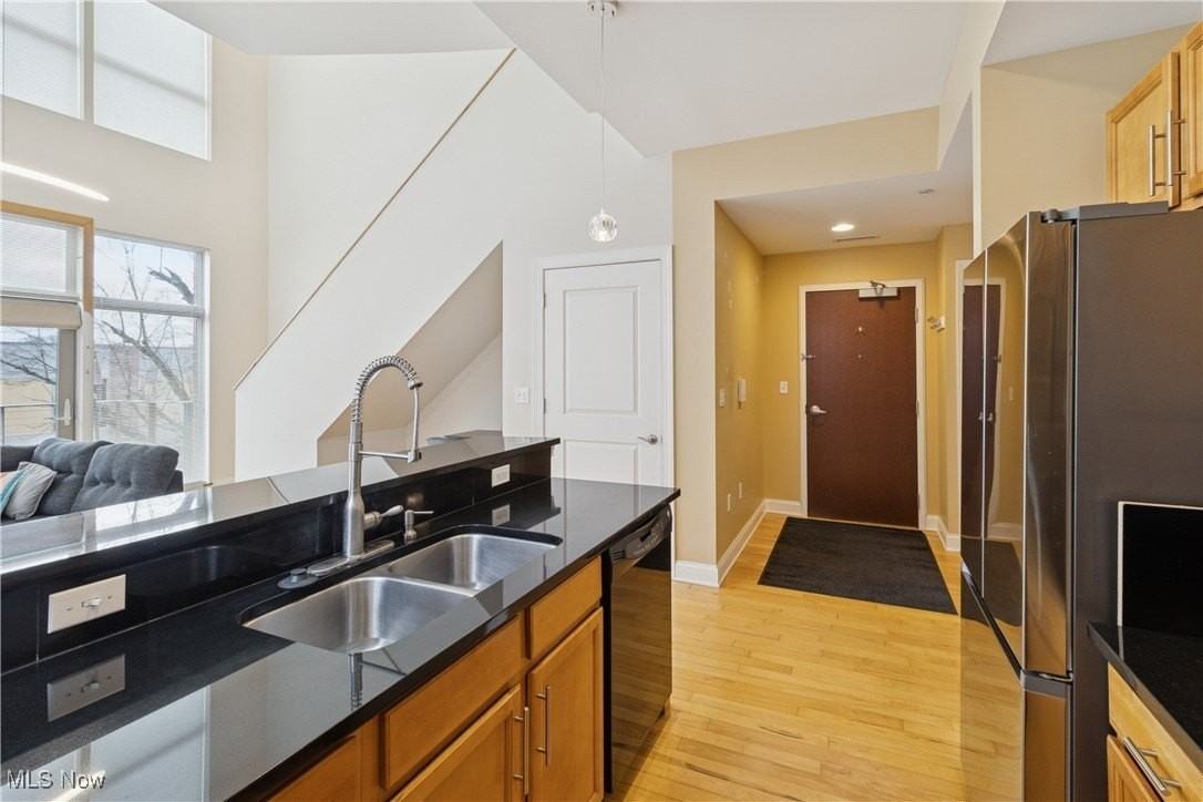 55 E College St Apt 212 #212 - Photo 6 of 35