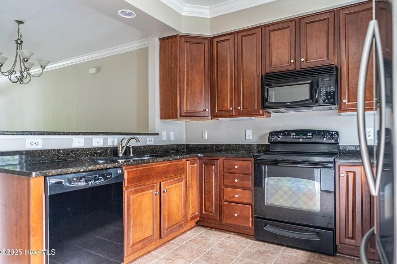 250 E Delaware Ave - Photo 7 of 21