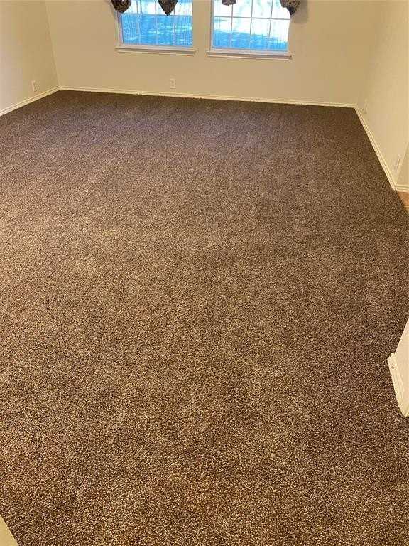 2725 Hyde Park Drive - Photo 5 of 23