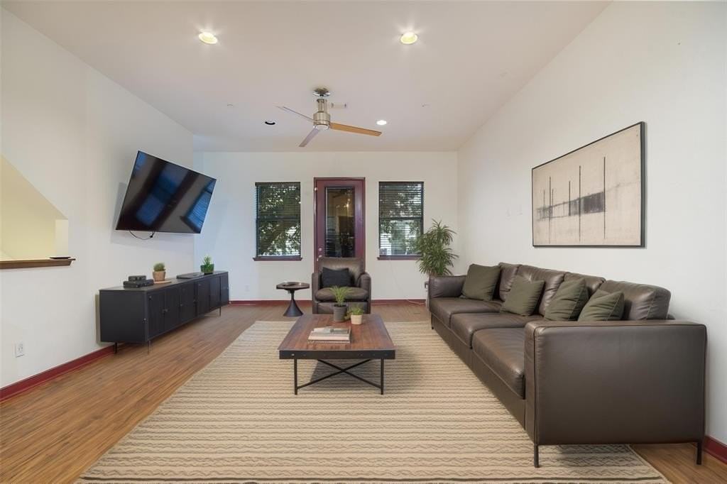 1016 Liberty St #4 - Photo 5 of 33