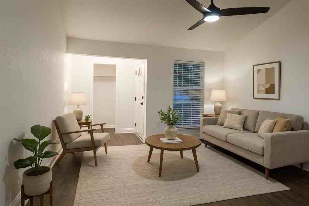 1402 S Carrier Pkwy #305 - Photo 5 of 27