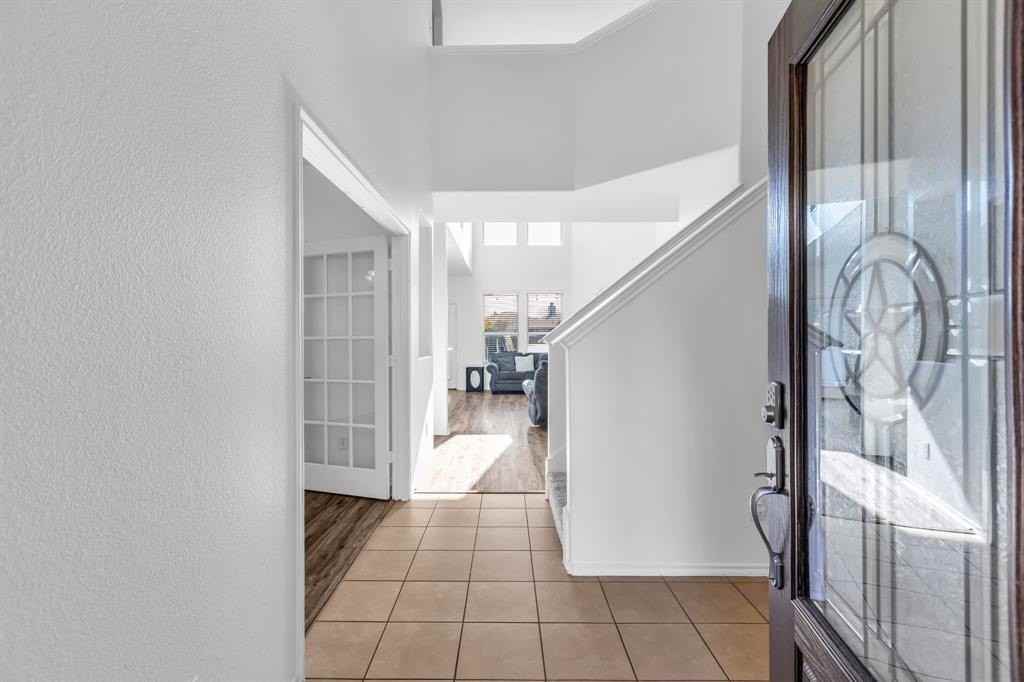 1711 Twin Hills Way - Photo 5 of 38