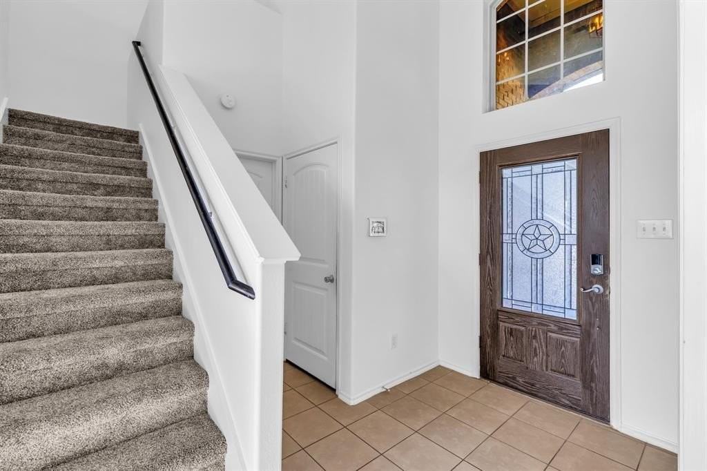 1711 Twin Hills Way - Photo 6 of 38