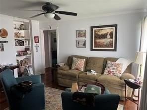 2211 Muret St - Photo 4 of 16