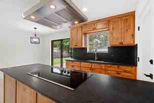 103 North Summit Street - Photo 1 of 1