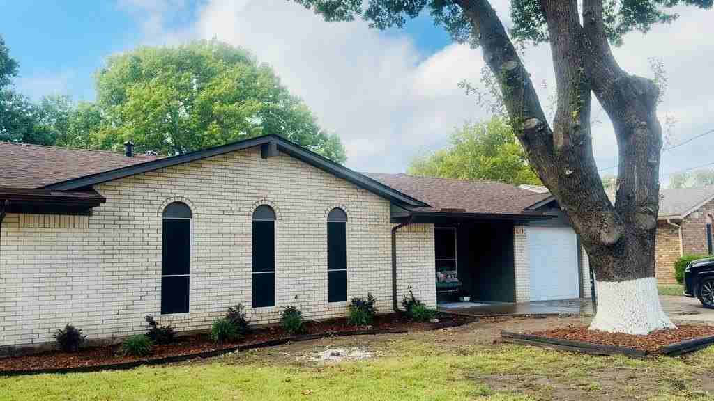 103 North Summit Street - Photo 3 of 29