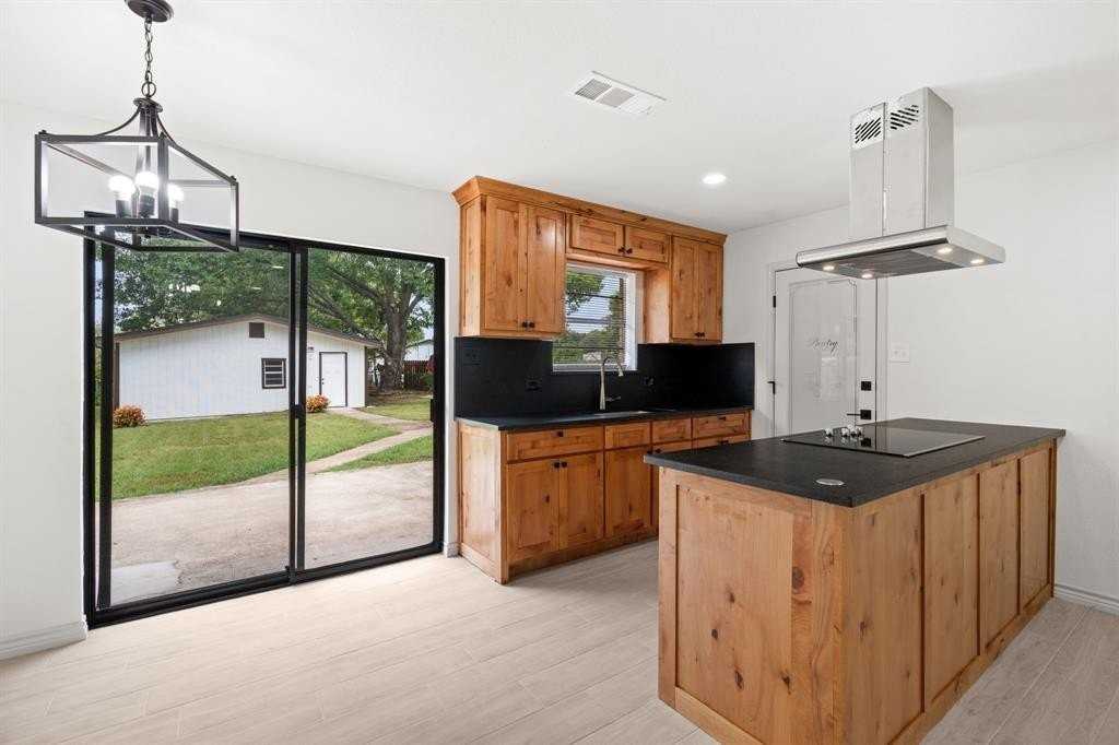 103 North Summit Street - Photo 7 of 29