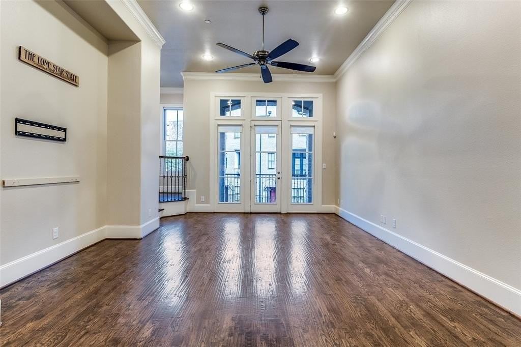 2186 Aylesport Dr - Photo 4 of 30