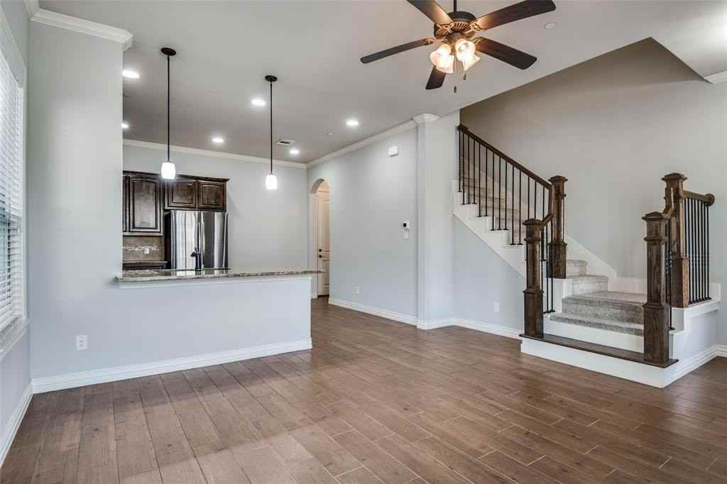 809 Newhaven Drive - Photo 2 of 12