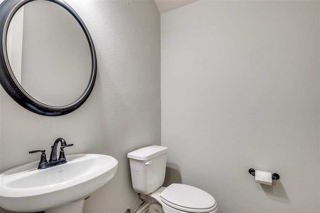 809 Newhaven Drive - Photo 5 of 12