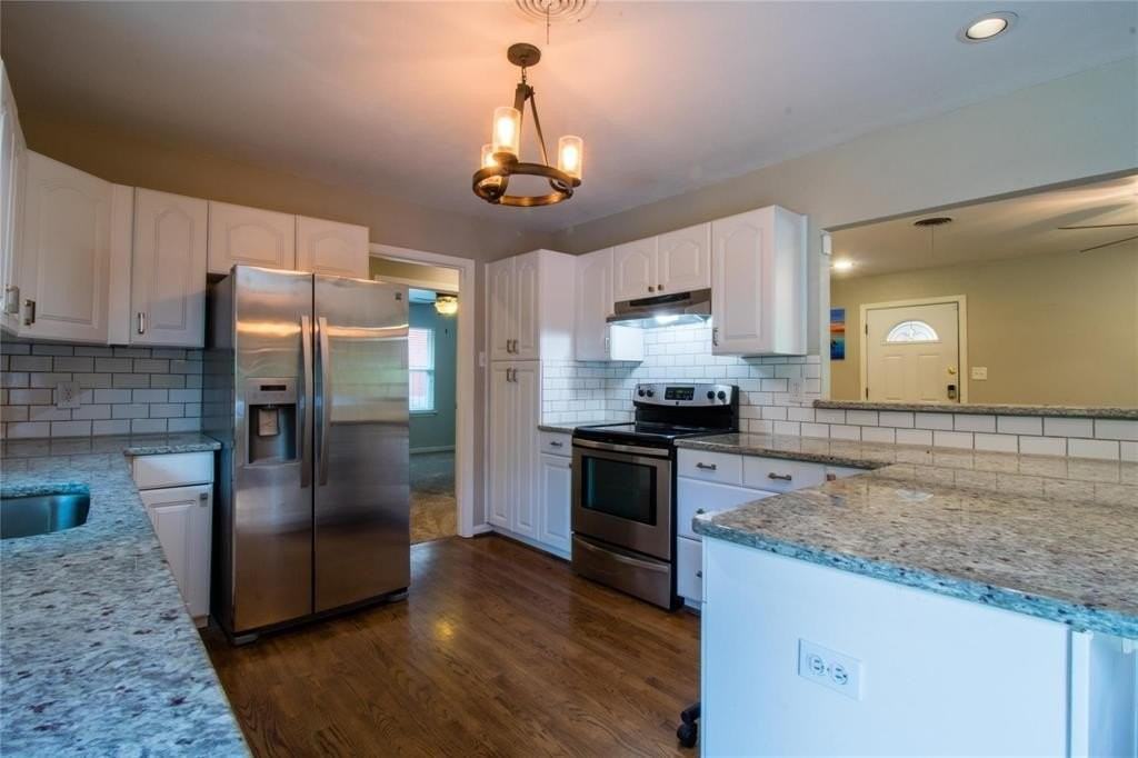 3120 Covert Ave - Photo 7 of 19