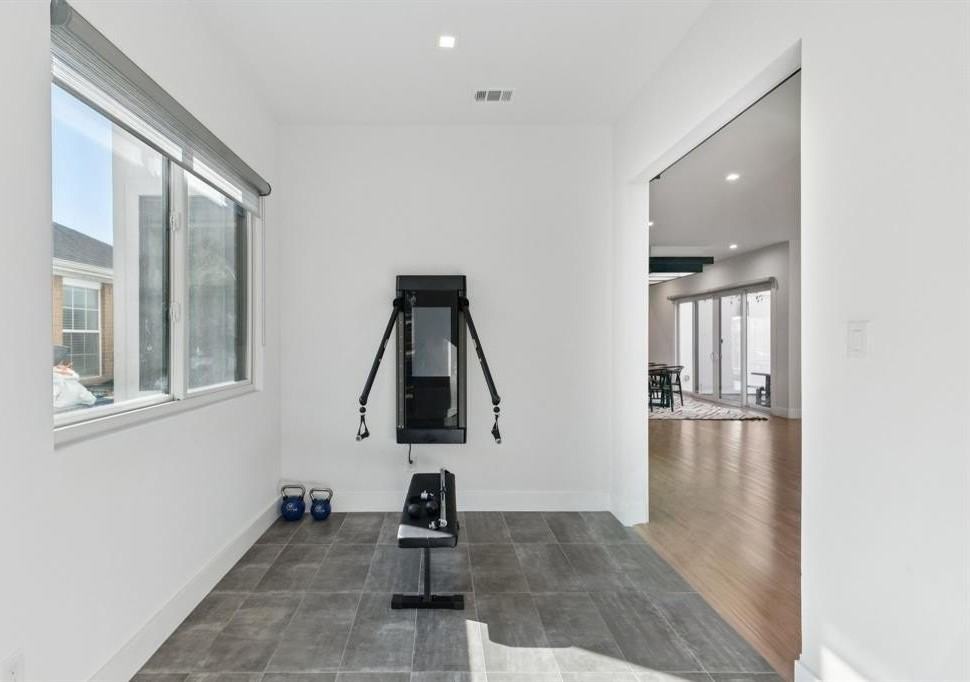 2231 Madera St - Photo 3 of 37