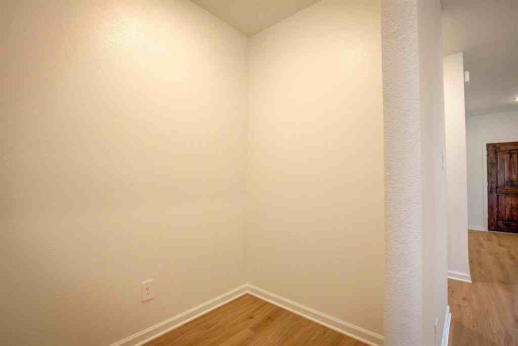 10916 Cacao Drive - Photo 7 of 36