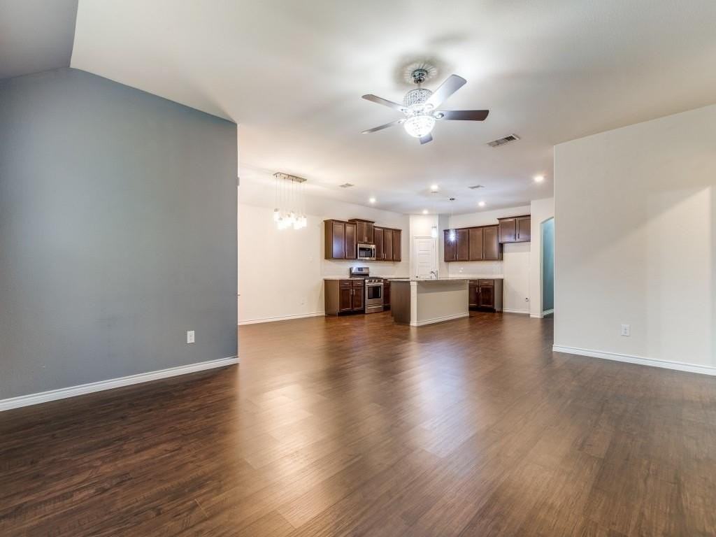 1117 Berry St - Photo 7 of 25