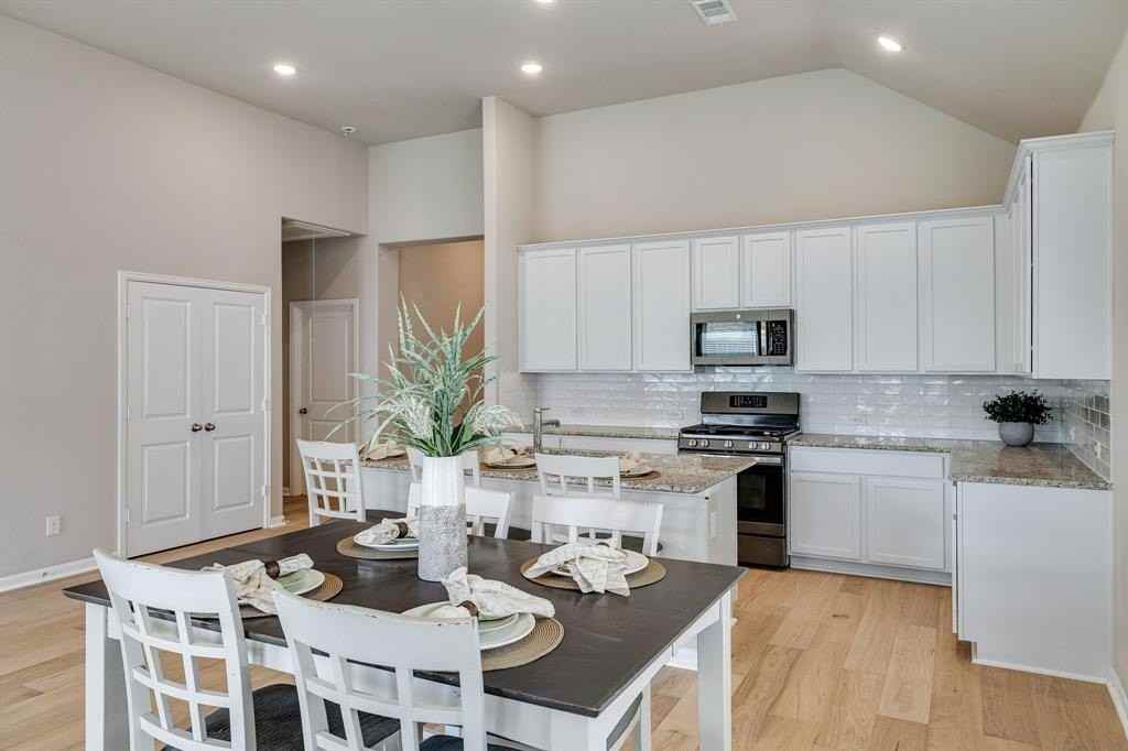 5513 Deer Run Dr - Photo 5 of 34