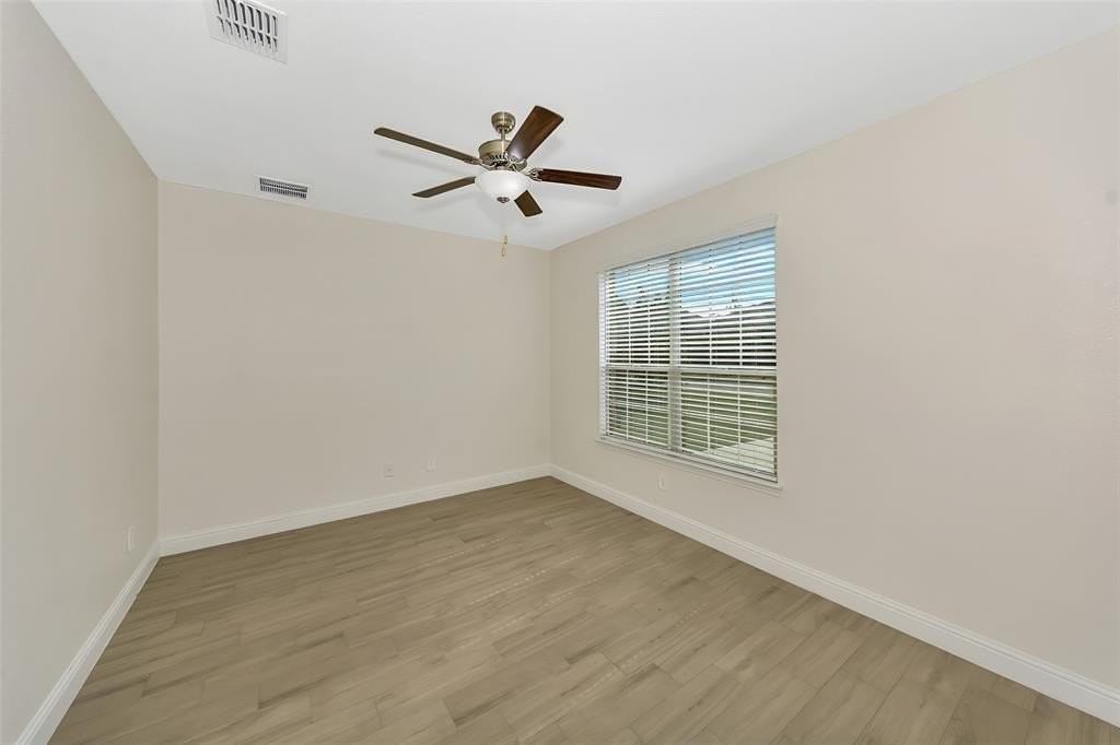 1182 Rosecrush Dr - Photo 7 of 34