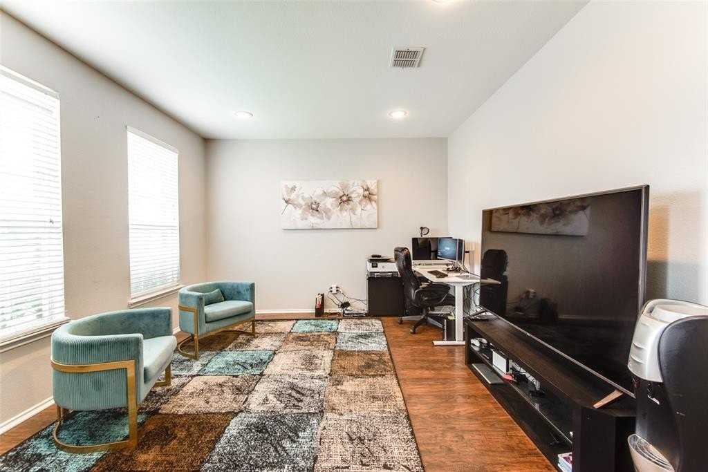 1425 Gatlinburg Cir - Photo 4 of 22