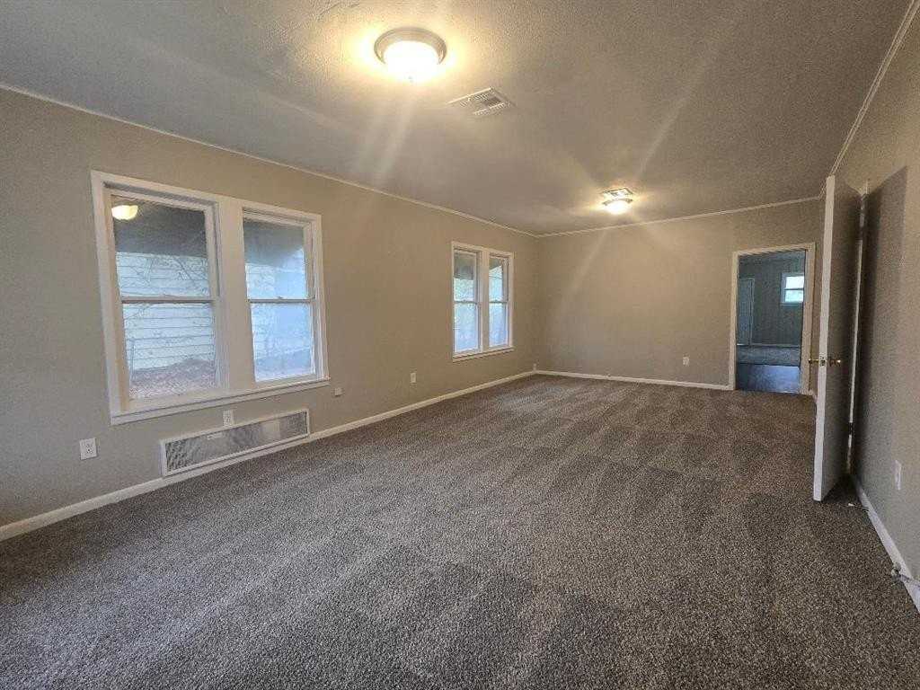 1126 W 6th Ave - Photo 2 of 12