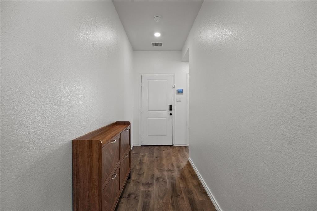 701 Saddle Oak Ln - Photo 3 of 20