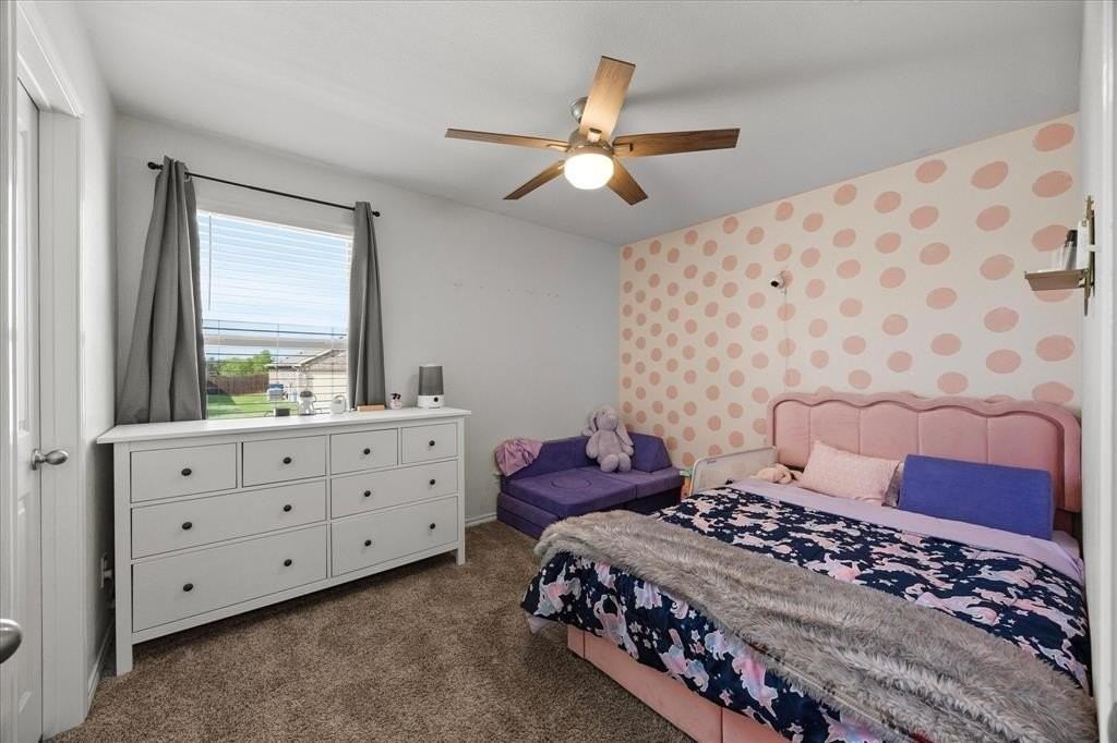 701 Saddle Oak Ln - Photo 4 of 20