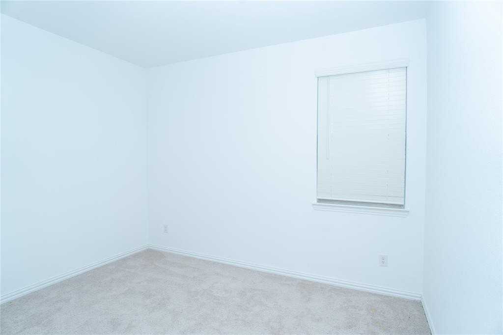 520 Truman St - Photo 3 of 28