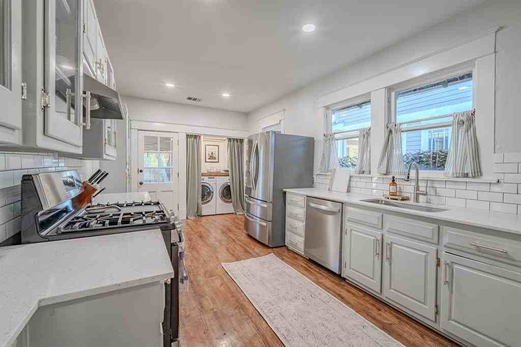 5822 Belmont Ave - Photo 7 of 37