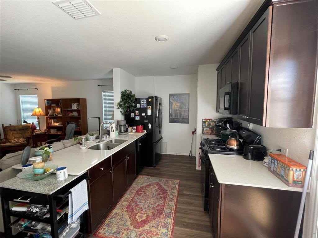 1527 Deerchase Drive - Photo 2 of 8