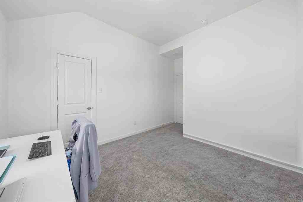 1136 Queensdown Way - Photo 3 of 30