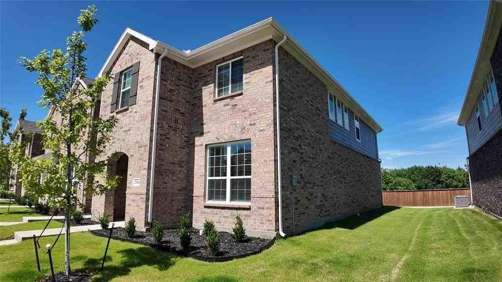 2944 Baneberry Ln - Photo 2 of 26