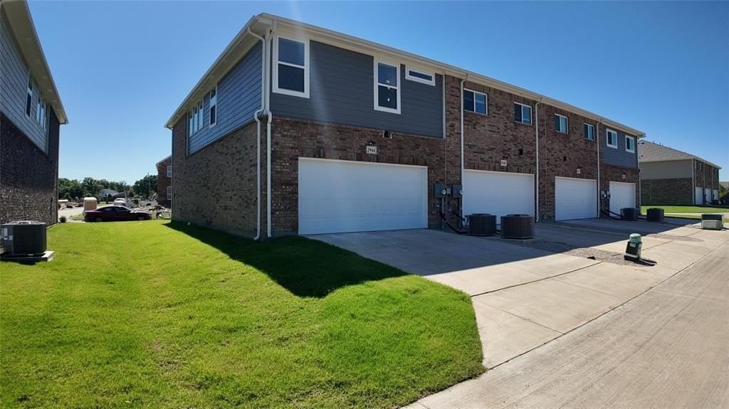 2944 Baneberry Ln - Photo 3 of 26