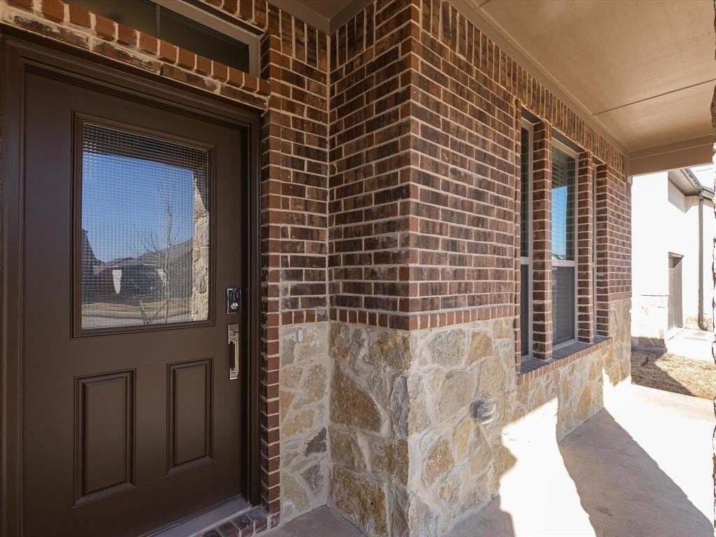 643 Medinah Rd - Photo 2 of 28