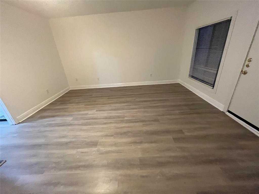 916 Tulip Trail - Photo 4 of 16