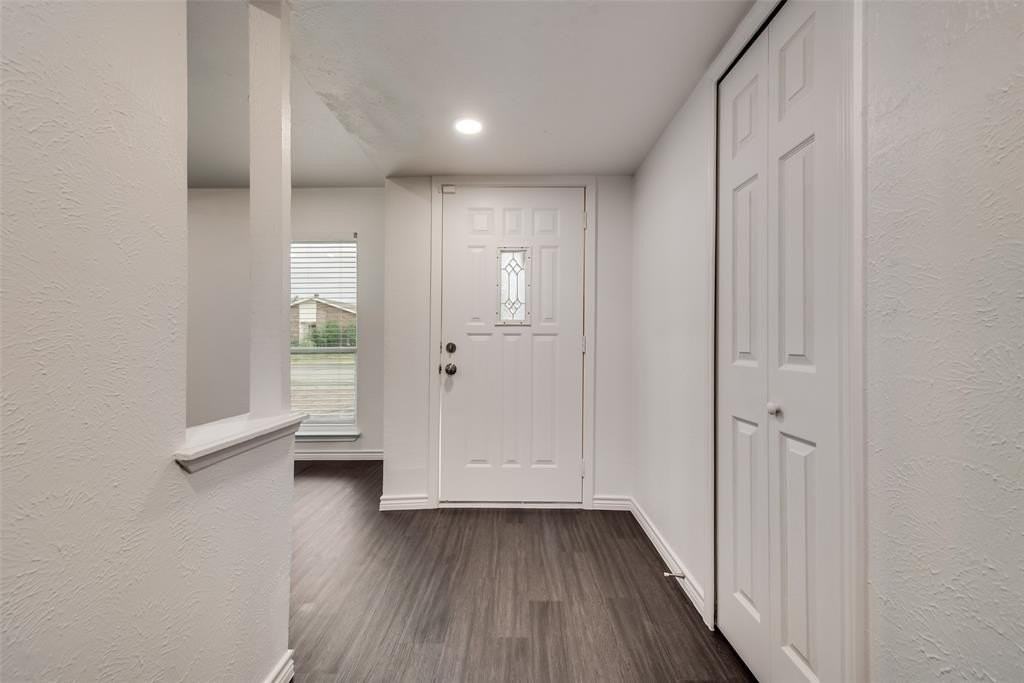 5412 Rice Dr - Photo 3 of 17