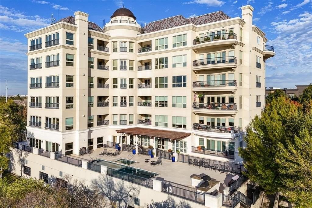 501 Samuels Ave #320 - Photo 3 of 39