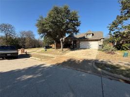 featured image of 3101 Spanish Oak Trail