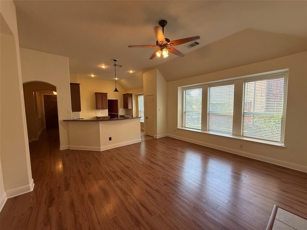 3101 Spanish Oak Trl - Photo 2 of 23