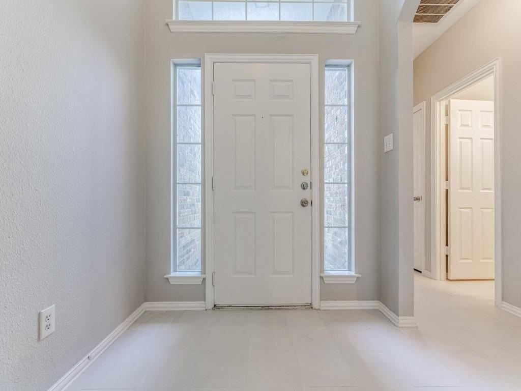 1111 Ute Circle - Photo 2 of 30