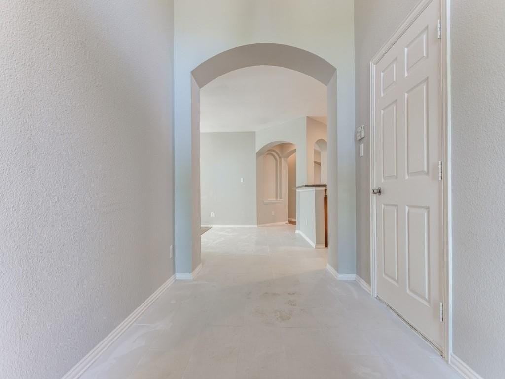 1111 Ute Circle - Photo 4 of 30